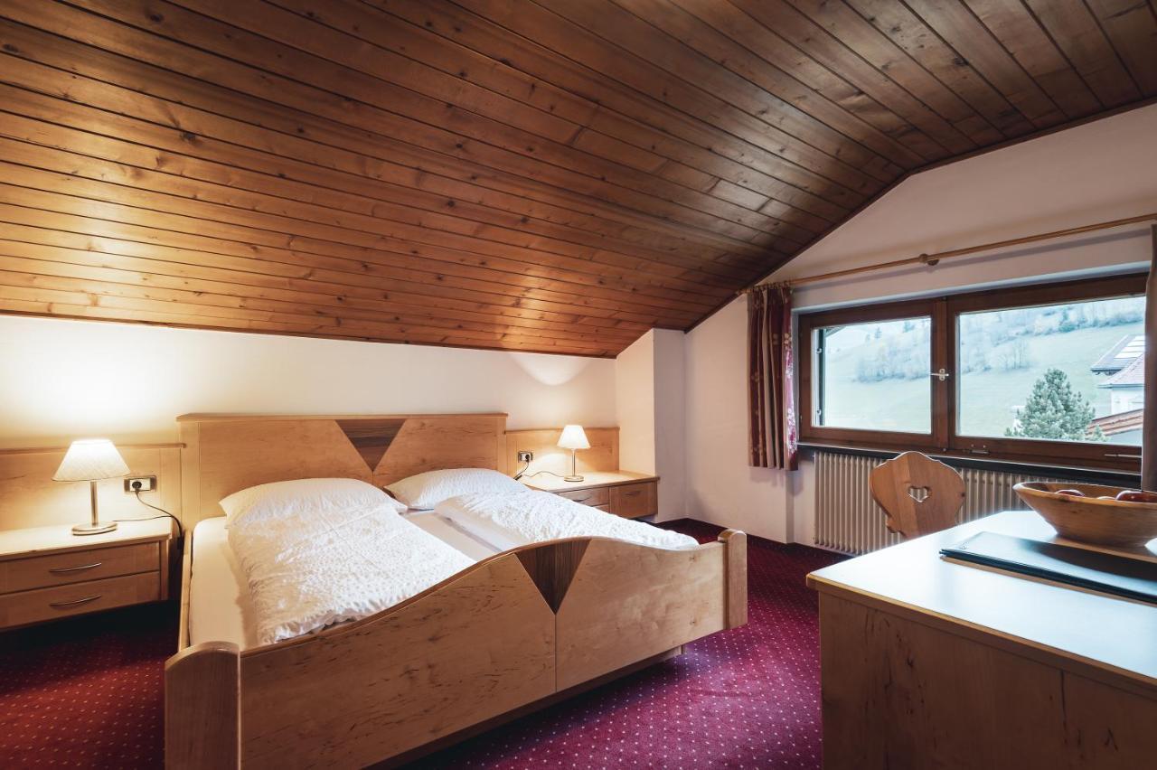 Hotel Garnì Iosc San Vigilio Di Marebbe Esterno foto