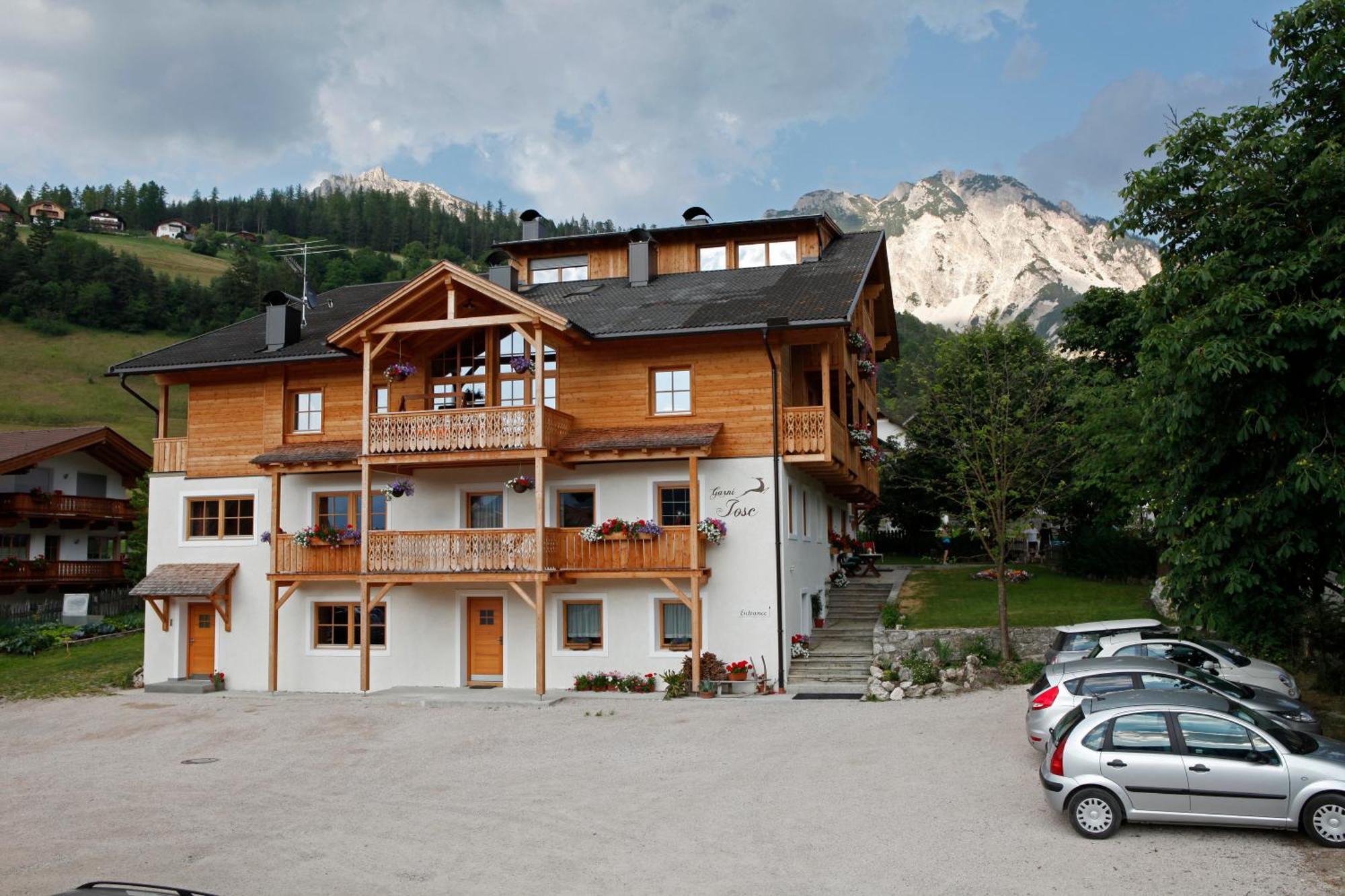 Hotel Garnì Iosc San Vigilio Di Marebbe Esterno foto