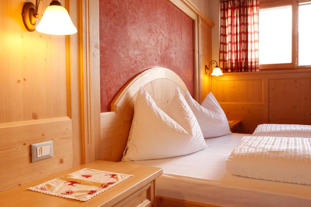 Hotel Garnì Iosc San Vigilio Di Marebbe Esterno foto